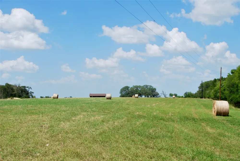 2725 Old Lehmann Road Kingsbury, TX 78638